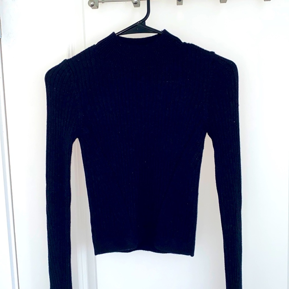 Women’s long sleeve crop top